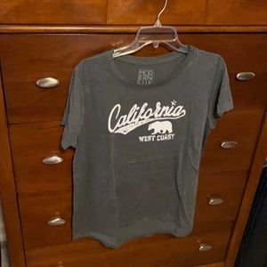 Cali shirt! Worn once 🌸 bundle and save